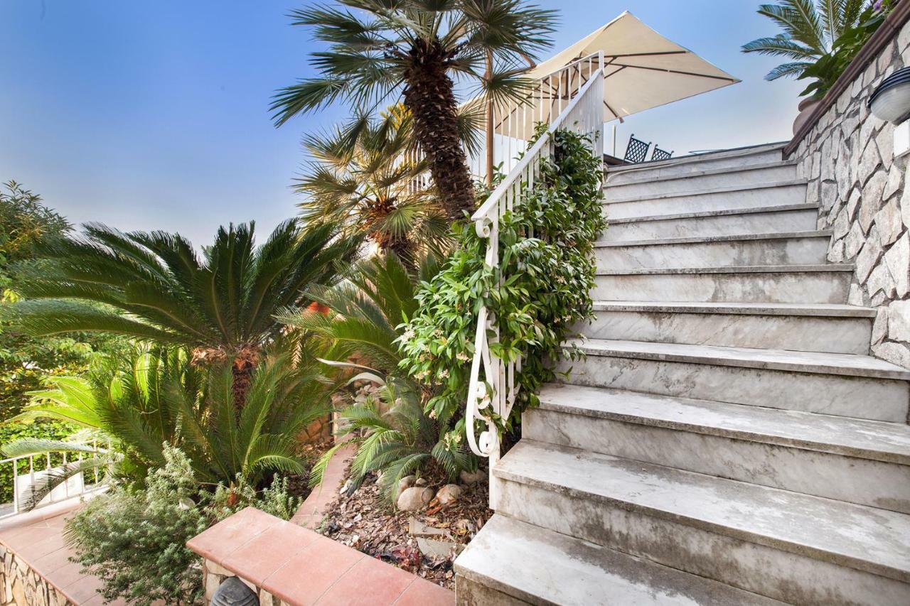 Amore Rentals - Casa Augusta A Sorrento Exterior foto
