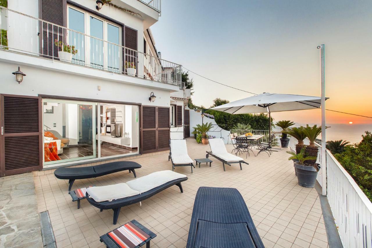 Amore Rentals - Casa Augusta A Sorrento Exterior foto